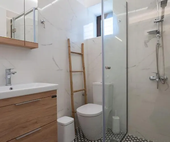 Harmony - One Bedroom Апартаменты Ступа